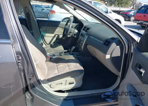 2010 Ford Fusion Hybrid z USA, uszkodzony, nr VIN 3FADP0L39AR406448